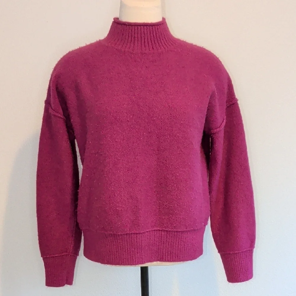 Universal Thread Mock Neck Sweater in Magenta